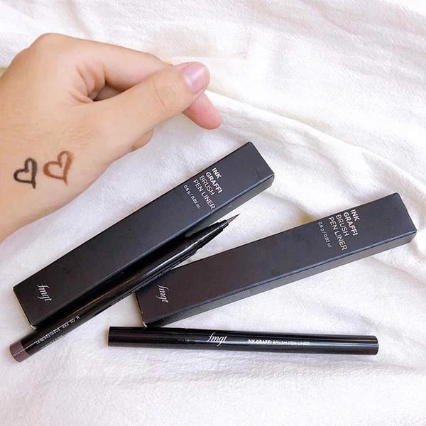 Bút dạ kẻ mắt nước siêu mảnh không lem trôi The Face Shop Ink Graffi Brush Pen Liner