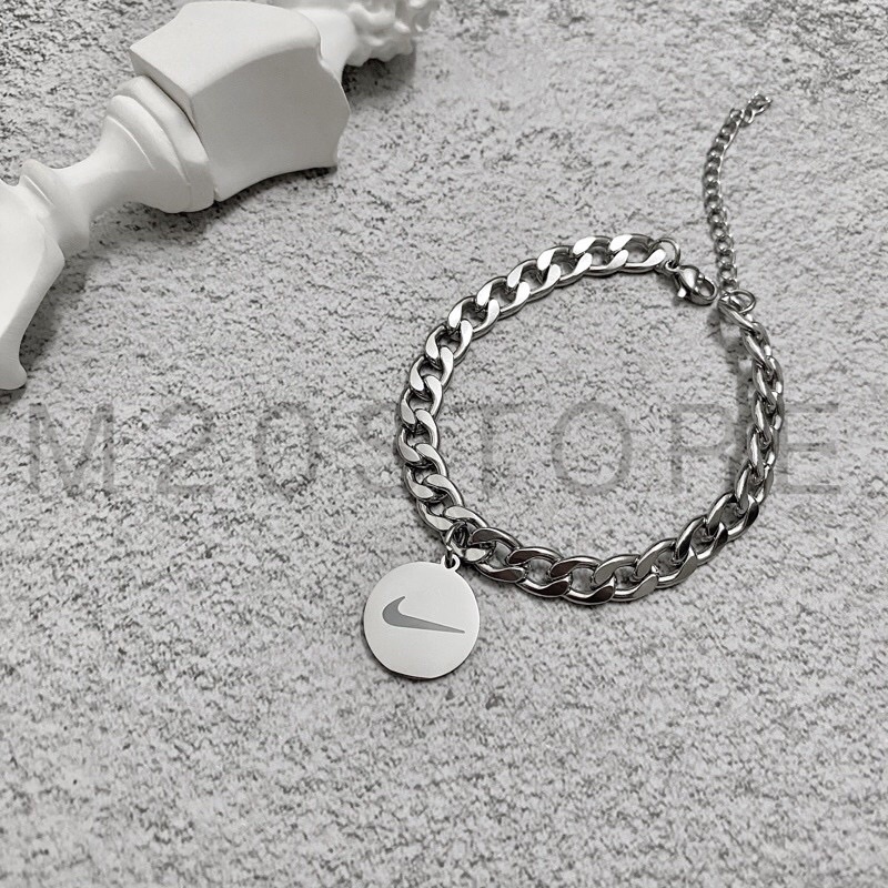 Vòng Tay Ký Hiệu Mặt Logo Thép Titan Chống Gỉ, Vòng Tay M20store Dễ Phối Bền Đẹp