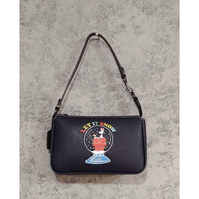 Coach Dáng thuyền vẻ đep của sự quý phái" và năng động hoạ tiết đan sen đã thật xịn sò