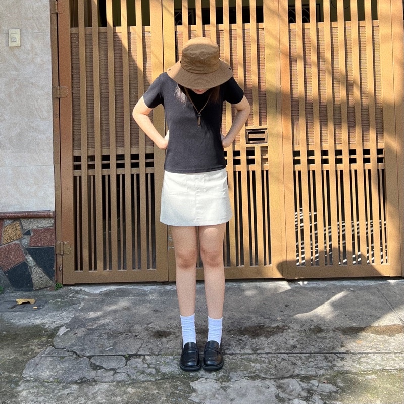 Chân váy kaki ngắn chữ a - Aufra