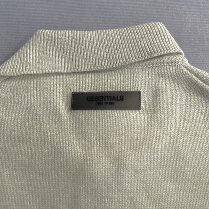 Áo Len Màu Be 1977