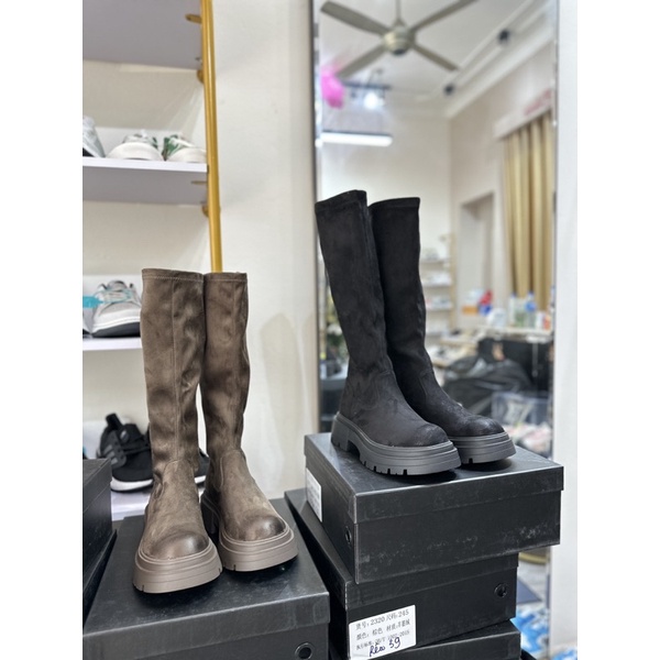 Bốt cao cổ da lộn