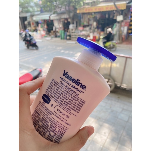Sữa Dưỡng Thể Vaseline Healthy White UV Lightening Body Lotion 725ml - OAM Cosmetics