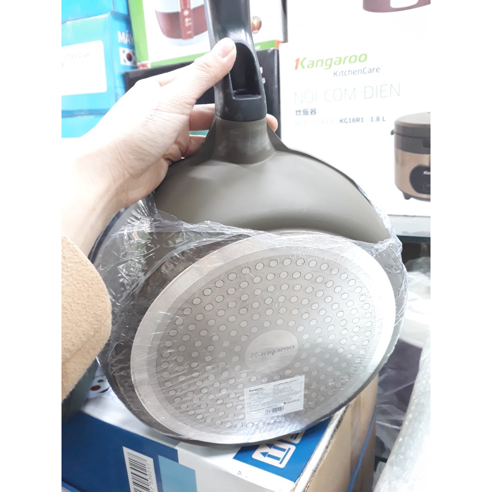 Chảo nhôm chống dính đáy từ Kangaroo KG213L