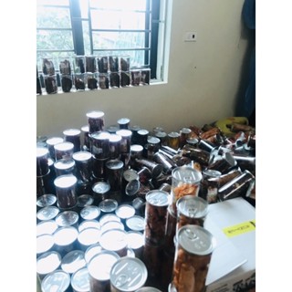 1 hộp khô heo cháy tỏi hoặc khô bò viên