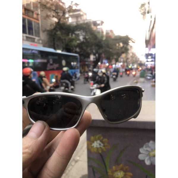 KÍNH THỂ THAO BÃI XỊN CUTE