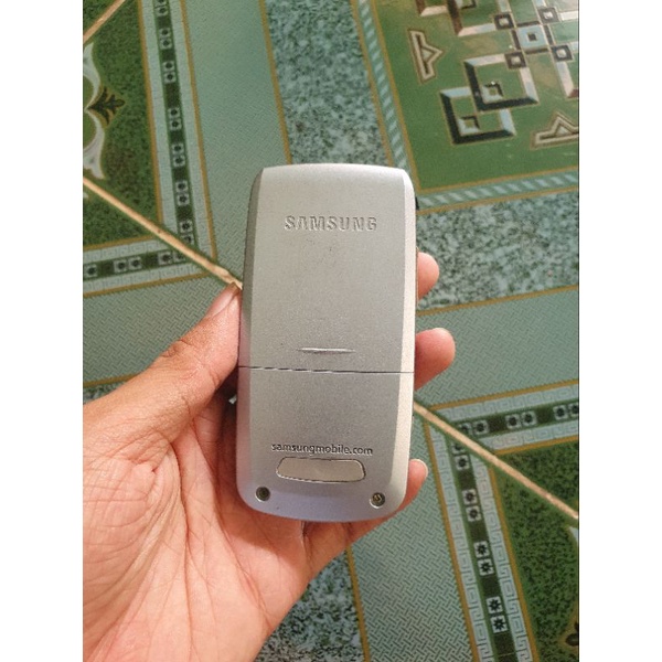 Điện thoại Samsung Sgh E250 nghe gọi