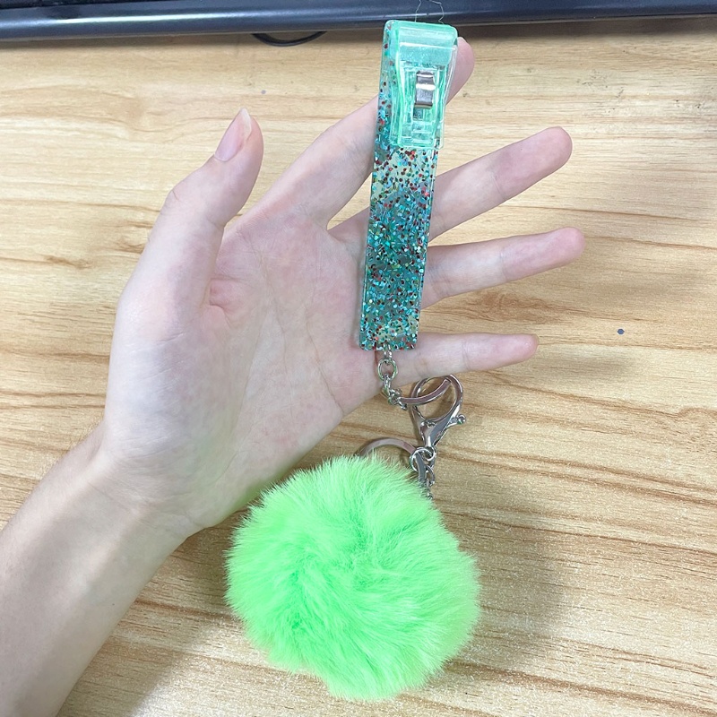 Móc Chìa Khóa / Thẻ Tín Dụng Bằng Acrylic Kèm Bóng Lông Giả Tiện Dụng Cho Xe Hơi