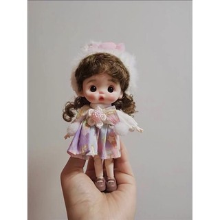 Búp bê em bé cute