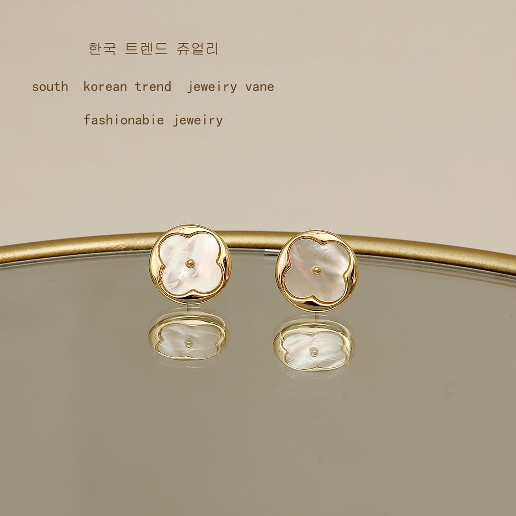 Bông Tai Hình Vỏ Sò Đơn Giản Chất Lượng Cao Dành Cho Nữ