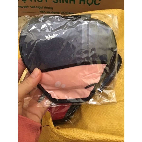 1 Cặp Lót tay bắc bếp , lót tai nồi vải hình trái tim chống nóng