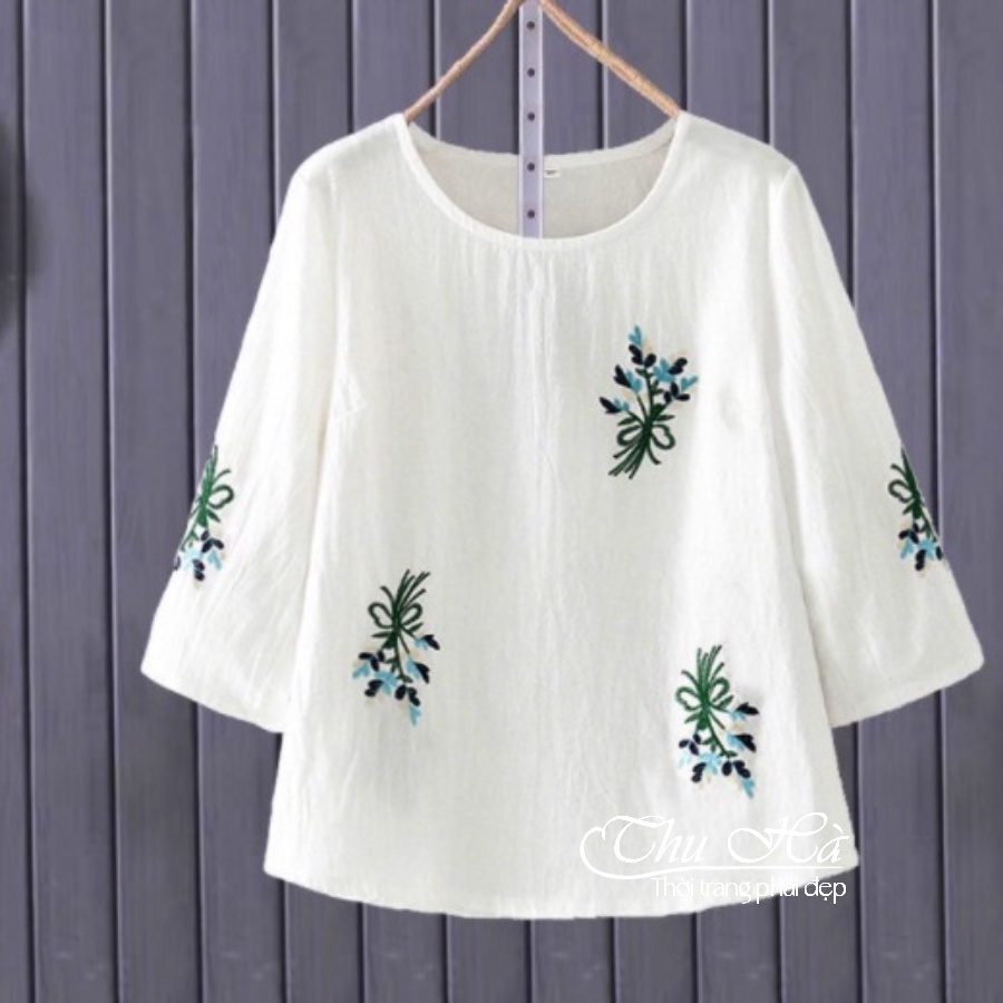 Áo trung niên nữ cổ tròn tay lỡ thêu hoa Thu Hà form rộng bigsize chất liệu đũi tơ mềm nhẹ mát AKH.54