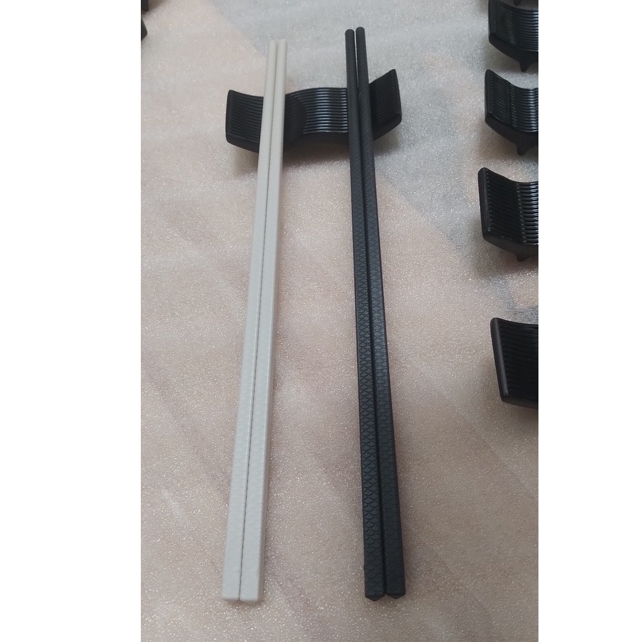 Gác đũa nhựa Melamine màu Đen/Trắng/Nâu DG06