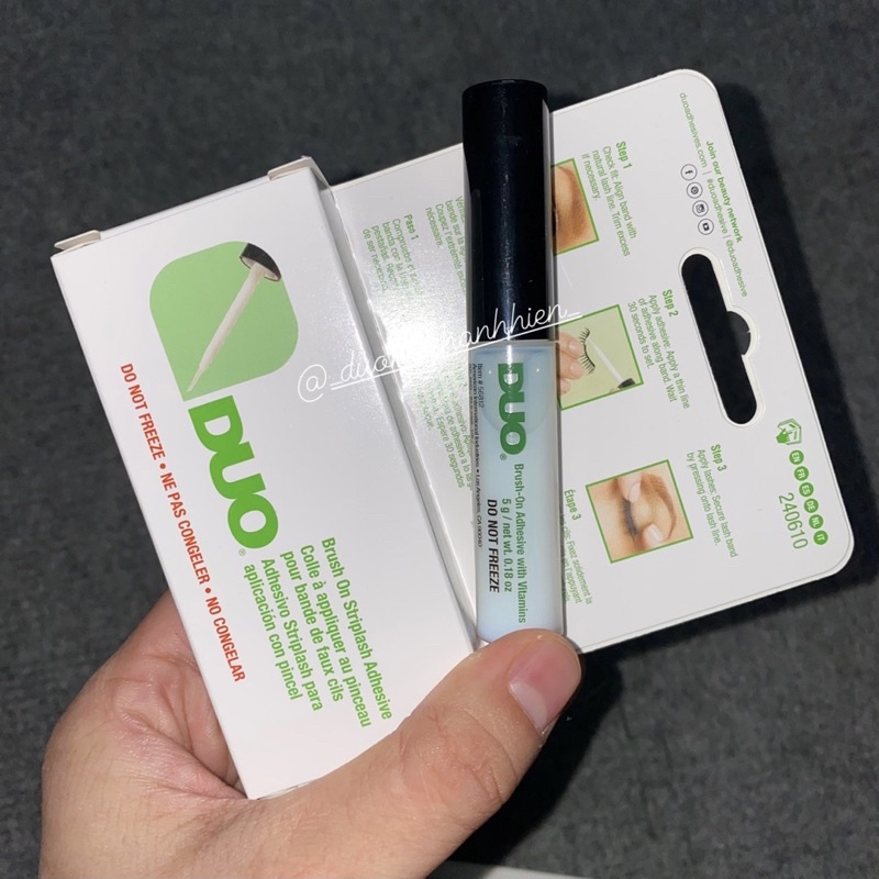 Keo gắn mi không cay mắt Ardell Dou xanh lá 5ml