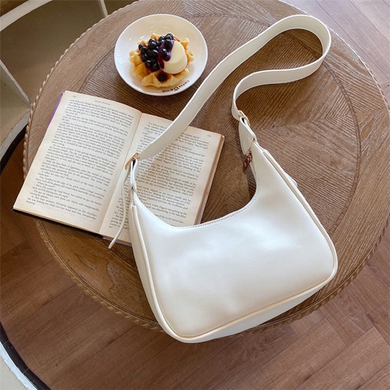 Túi đeo chéo nữ đẹp , kiểu dáng cá tính