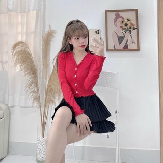 Áo thun gân cổ tim nút tay dài viền bèo