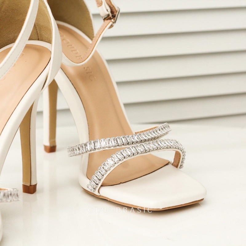 Cao gót hai dây đá