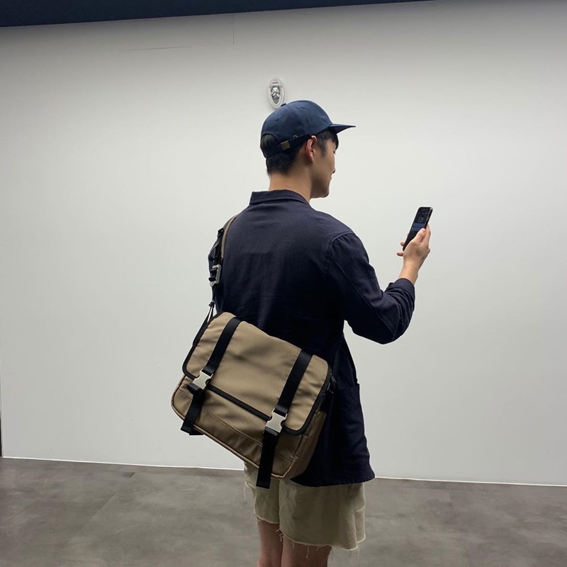 Túi đeo chéo unisex vải Oxford 400D chống nước đựng laptop