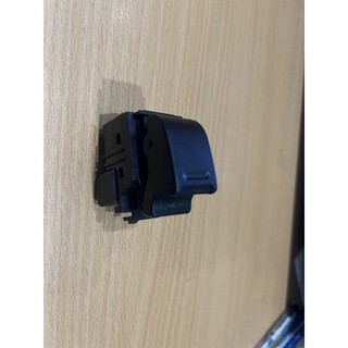 Công tắc lên xuống kính đơn Toyota Inova, Fortuner, Hilux