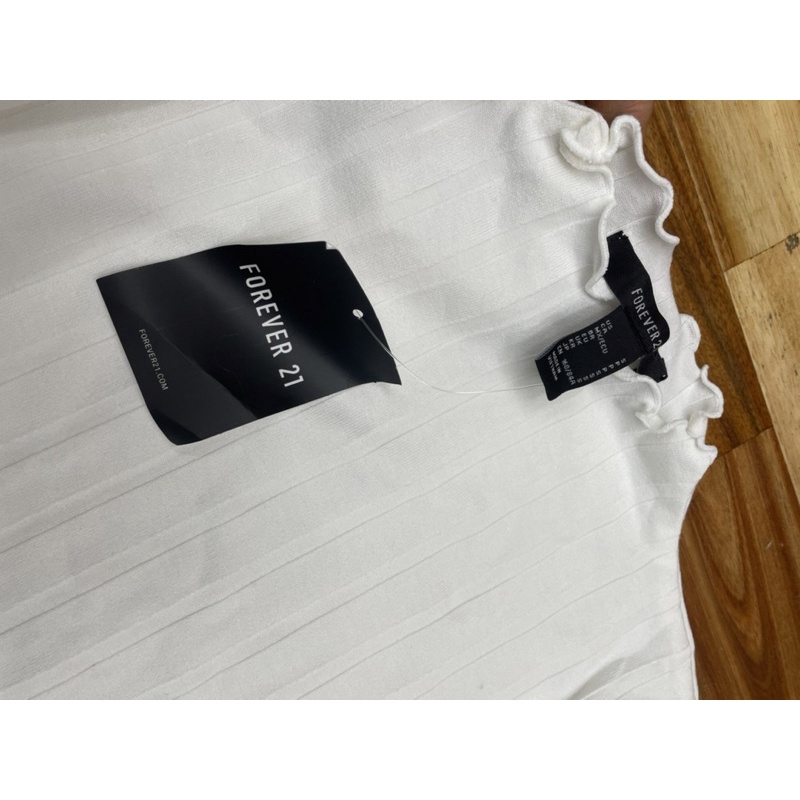 Áo thun gân cuốn biên f21 xịn