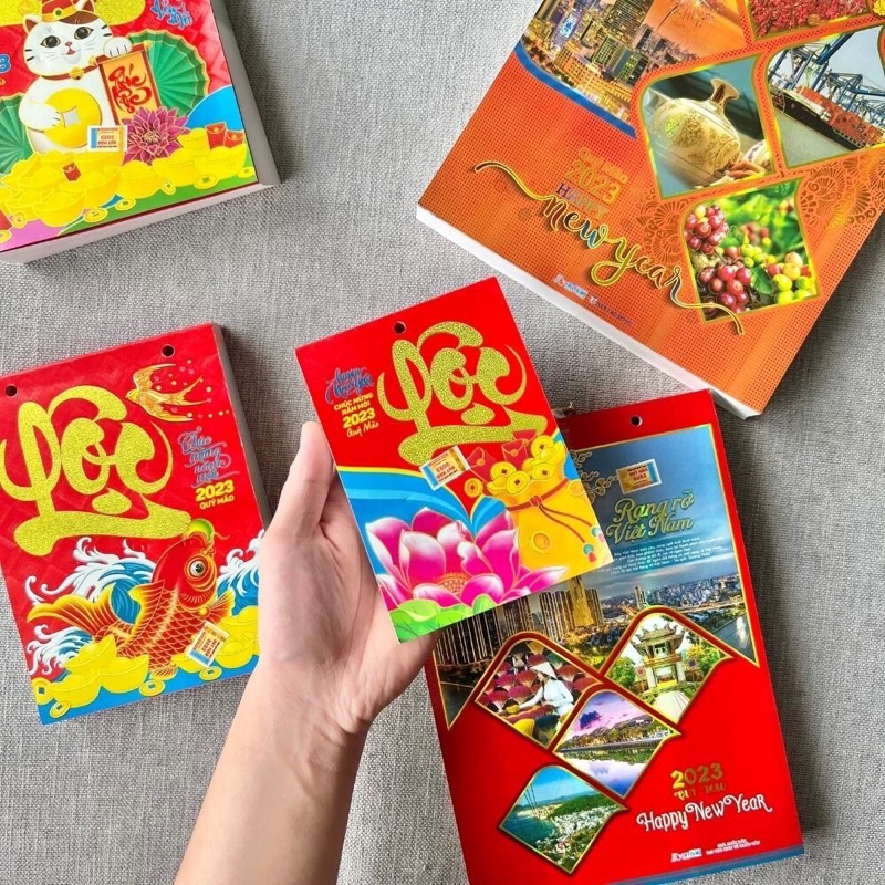 Lịch treo tường năm 2023 size 14,5cm*20cm giá bìa 85k