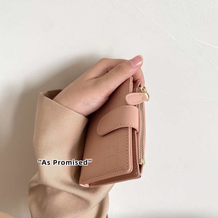 Ví ngắn cầm tay dạng gập Martha vân da 06S-H