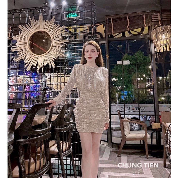 Váy kim sa dài tay cúc vai