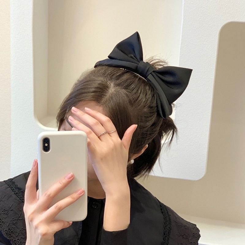 Kẹp Tóc Đuôi Ngựa Bằng Satin Hình Nơ Xinh Xắn Giá Đỡ