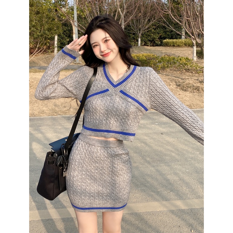 Set váy len nữ dài tay cổ V viền nổi bật áo croptop kèm chân váy ôm dáng ngắn Quảng Châu chất dày dặn vặn thừng