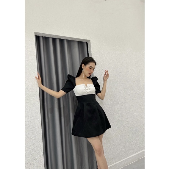 Anis_ Đầm Tiểu Thư Phối Hai Màu Form A Tôn Dáng Bowl Dress, Váy Cổ Vuông Tay Phồng