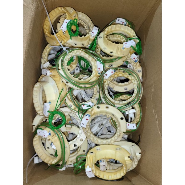 CẢM BIẾN NHÔNG MÁY GIẶT TOSHIBA model D950 /D980