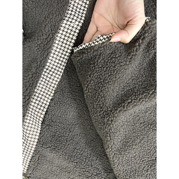 ÁO KHOÁC LÔNG CỪU NÂU ĐẬM PHỐI KẺ CARO SIÊU XINH