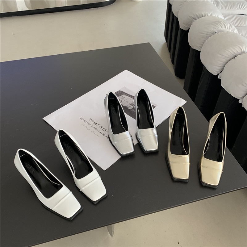 Trang Phục Hàn Quốc Cho Nhân Viên Shopkeeper!Giày Cao Gót Mũi Vuông Miệng Nông Màu Vàng Kim Phong Cách Pháp Dễ Phối Đồ Thời Trang Cho Nữ