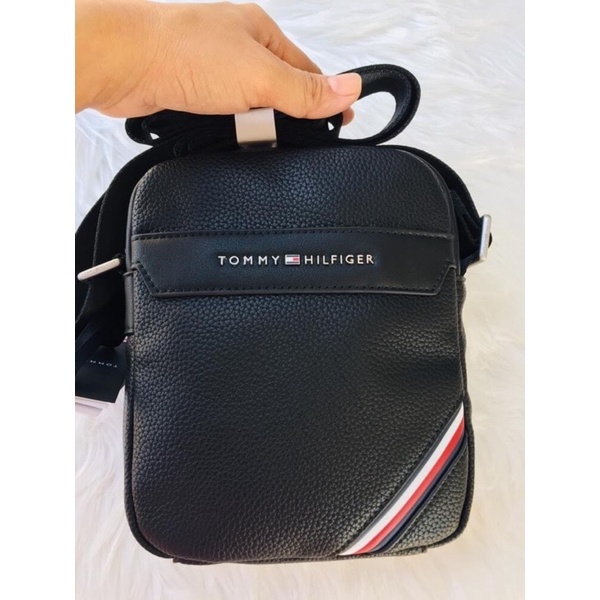 TNS - Túi nam đeo chéo form hộp  Tommie crossbody bag-- chuẩn hãng màu đen classic