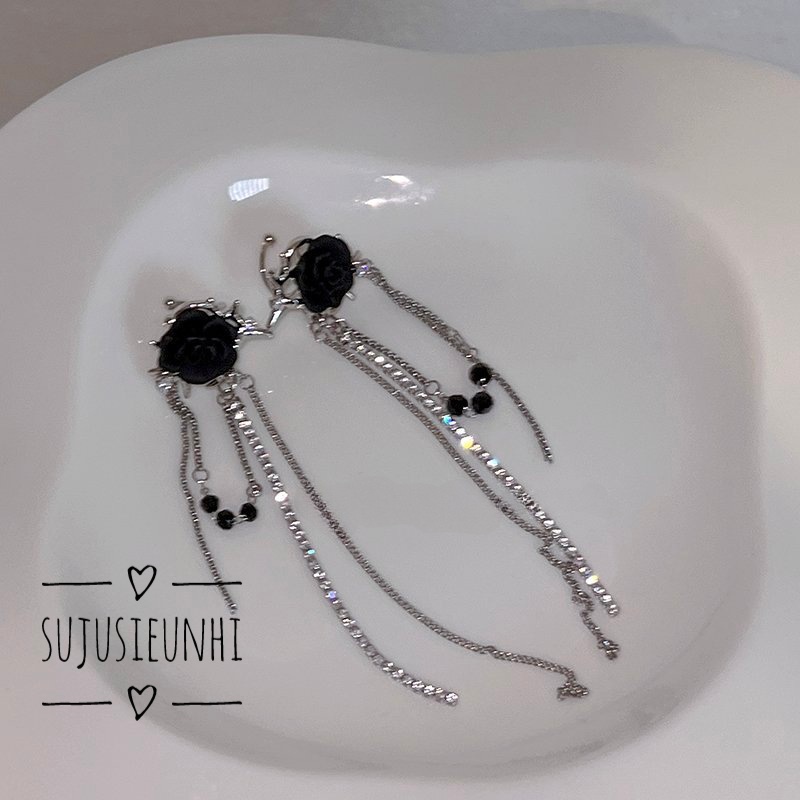 (KHÔNG XỎ) Khuyên tai hoa hồng đen có tua rua dây dài quý phái