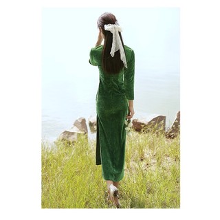 Sườn xám nhung xanh lá
