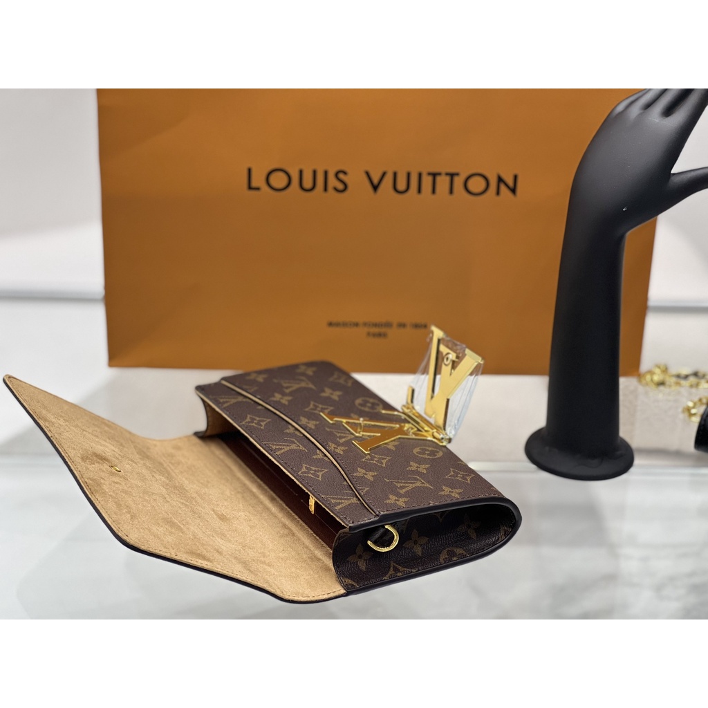 Ví cầm tay W266-22 kèm dây đeo chéo Framboise Calfskin Leather Chain Louise MM Bag Size 22 cm Fullbox, túi vải hãng