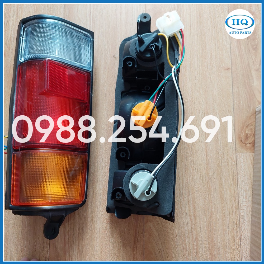 Đèn hậu xe Suzuki Carry 7 chỗ