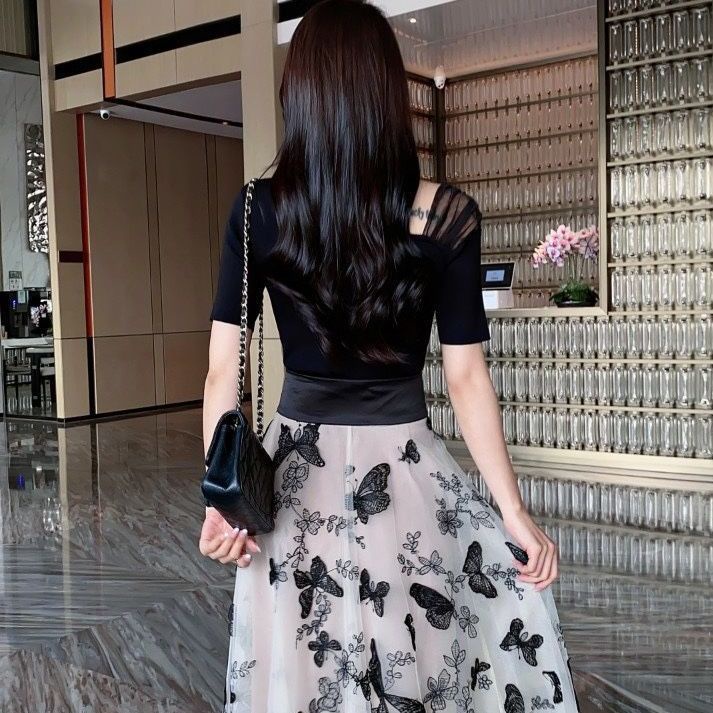 Set Áo Thun Ngắn Tay + Chân Váy Yếm Lưng Cao Thời Trang Nữ