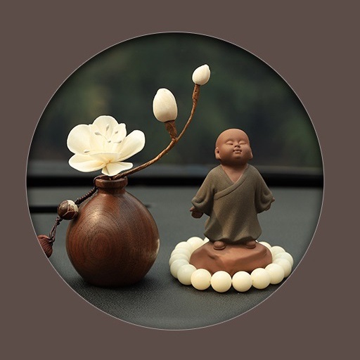 Tượng Phật, Chú Tiểu Hòa Thượng Trang Trí Ô Tô Xe Hơi Kèm Bình Hoa Mộc Lan Thơm Như Hình