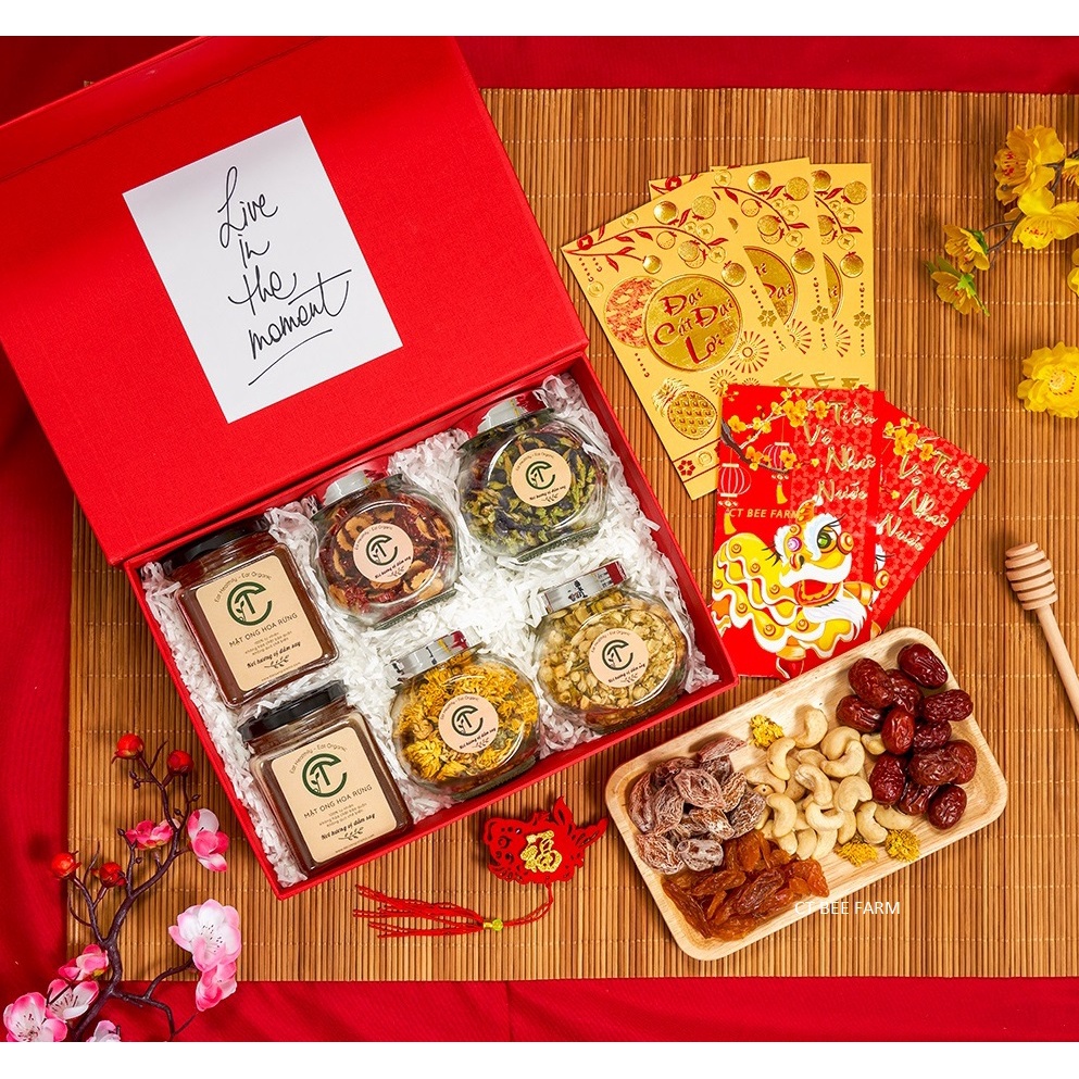 Set Quà Tặng Tết 2024 Mật Ong Rừng Kèm Trà & Hạt Dinh Dưỡng Thiên Nhiên - Sweet Gift CTG311