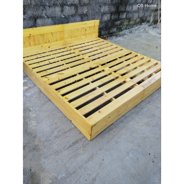 Giường pallet 4 mảnh chân cao 20cm bính kính 4 góc