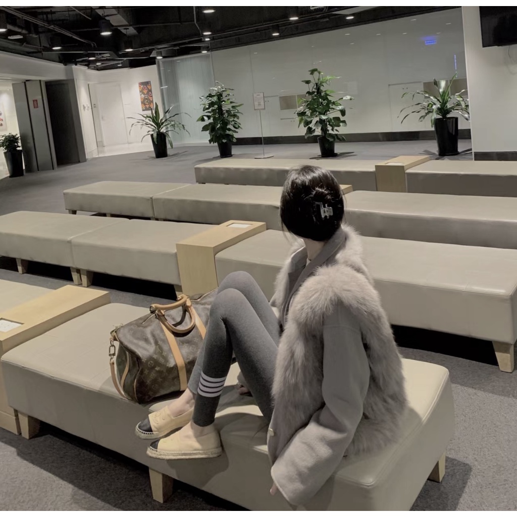 Quần legging sọc trắng nữ thời trang cao cấp Thom Browne phong cách trẻ trung, năng động