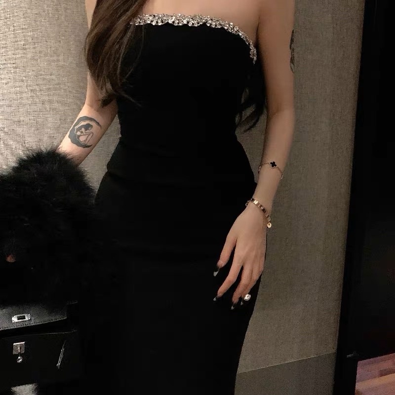 Đầm Ống Ôm Body Dài Đính Cườm Sang Chảnh D153