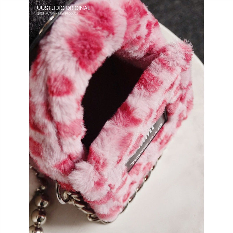 Túi Xách Lông Xù Hình Vuông Nhỏ Xinh Phối Dây Xích Cá Tính Cho Nữ 13X12X8