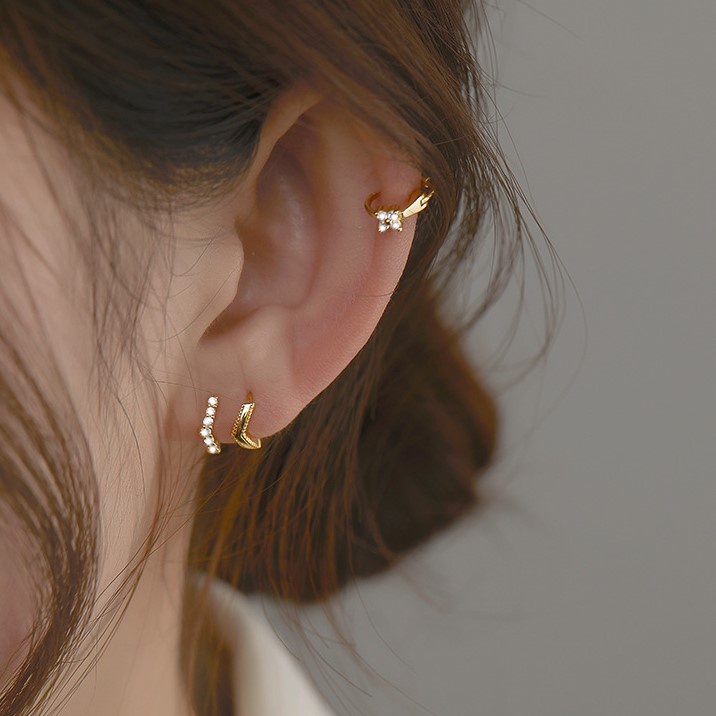 Khuyên Tai Đính Kim Cương Màu Vàng Thời Trang Hàn Quốc Chất Lượng Cao
