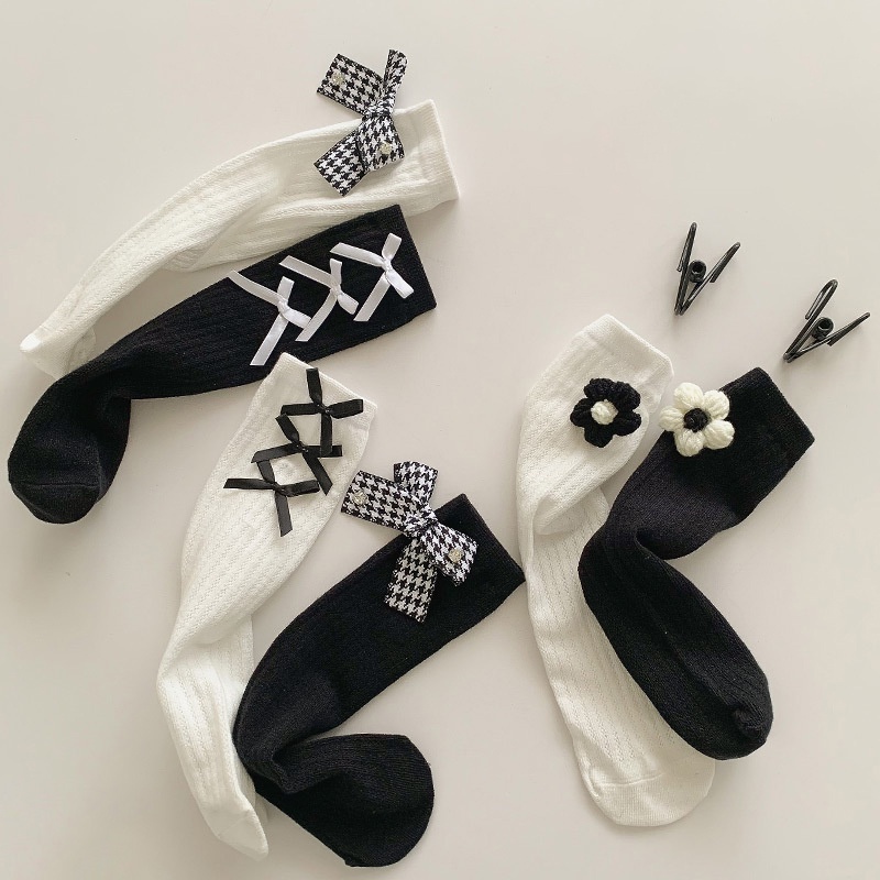 Vớ Lưới Thoáng Khí Cỡ Vừa Họa Tiết Hoa Đính Nơ Màu Trắng Đen Đơn Giản Thời Trang Cho Bé