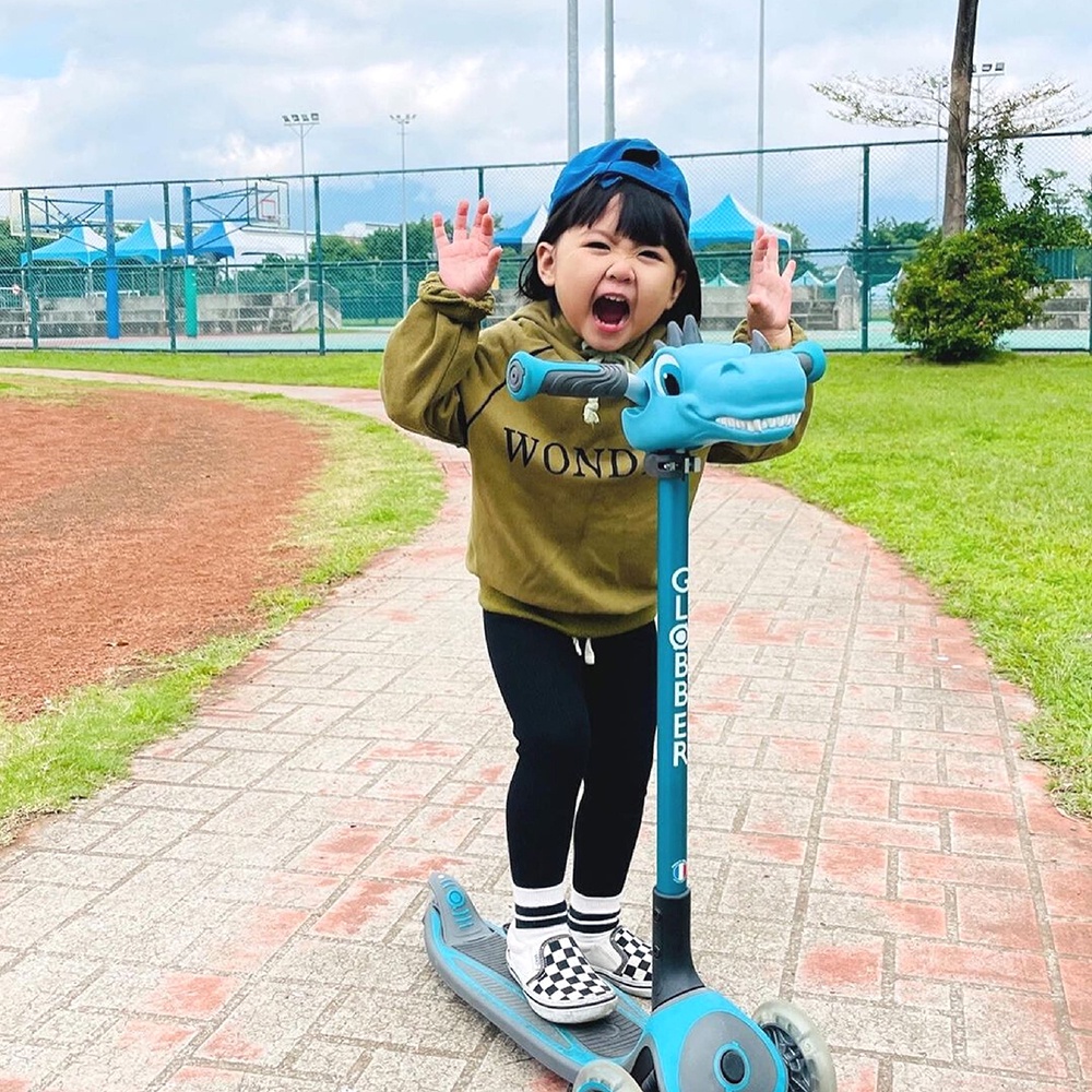 Bạn đồng hành Globber Scooter Friend - Đầu khủng long xanh dương