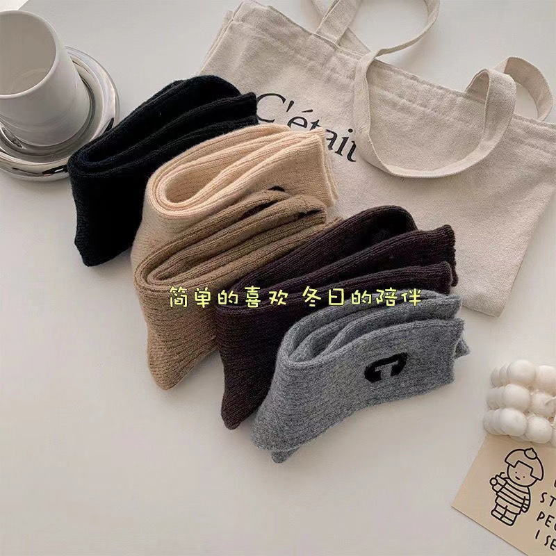 Tất Ống Lửng Giữ Ấm Mùa Đông In Chữ C Phong Cách Hàn Quốc Mới Cho Nữ