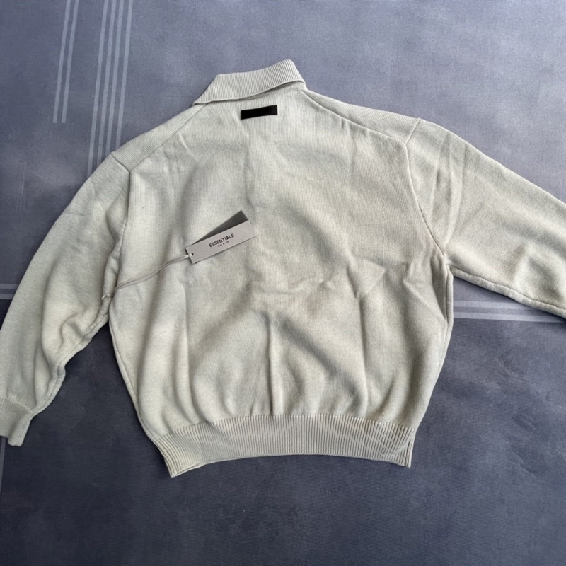 Áo Len Màu Be 1977